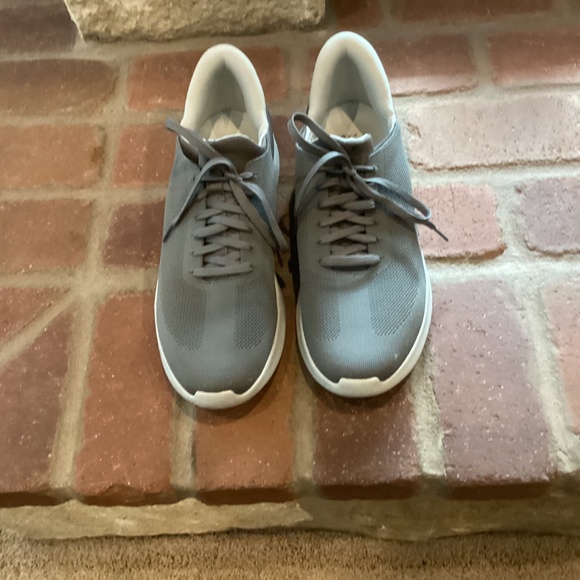 Men’s Kizik Athens 2 size 14 D